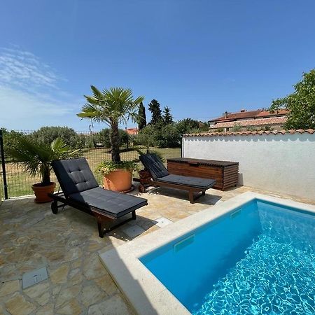 Holiday Home Bukovac プーラ エクステリア 写真