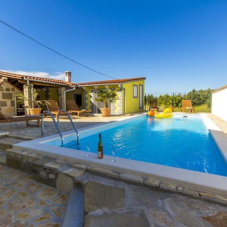 Holiday Home Bukovac プーラ エクステリア 写真