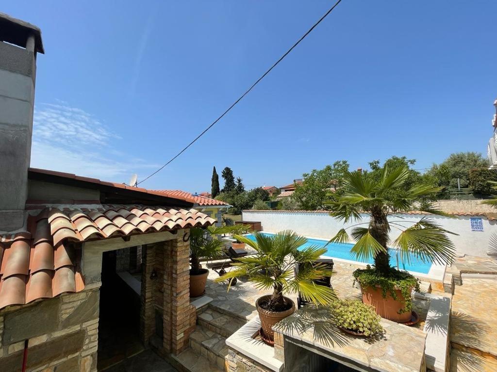 Holiday Home Bukovac プーラ エクステリア 写真