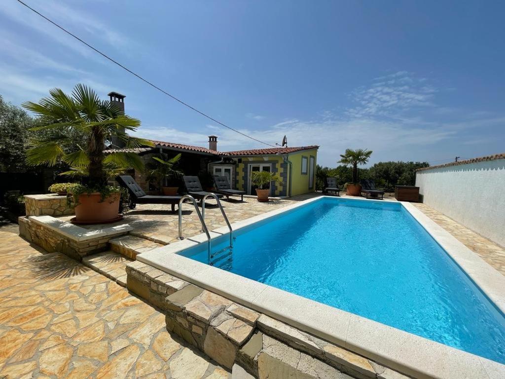 Holiday Home Bukovac プーラ エクステリア 写真