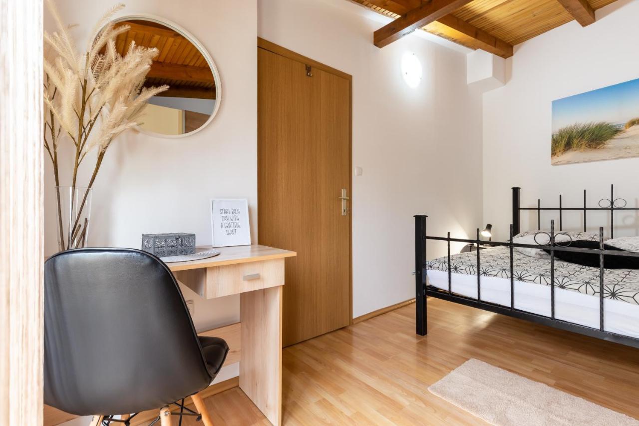 Holiday Home Bukovac プーラ エクステリア 写真