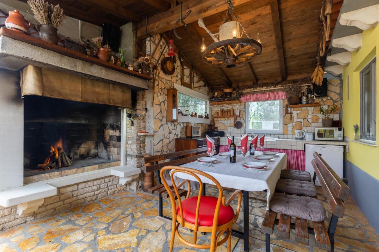 Holiday Home Bukovac プーラ エクステリア 写真