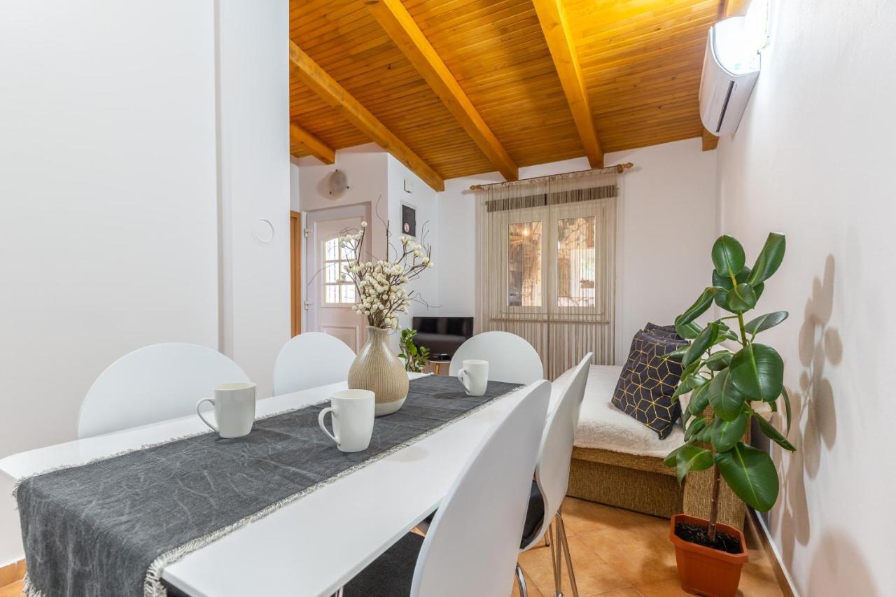Holiday Home Bukovac プーラ エクステリア 写真